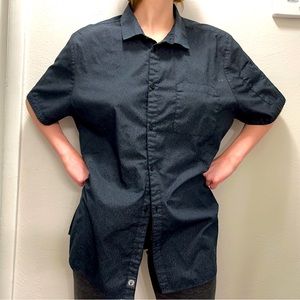 Gray/black subtle flower print shirt